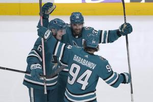 Perron scores twice as Red Wings win 5-3 to hand Sharks their 9th straight loss