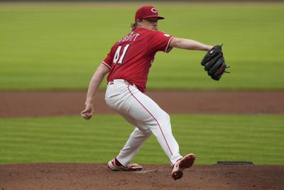 All-Stars Abbott, De La Cruz help Reds beat Marlins 7-2, halt Miami's 11-game road winning streak