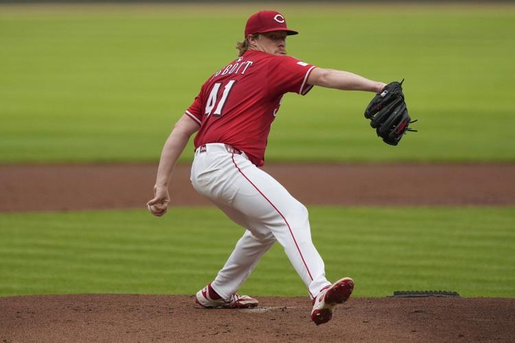 All-Stars Abbott, De La Cruz help Reds beat Marlins 7-2, halt Miami's 11-game road winning streak
