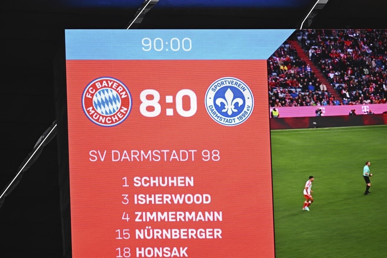 Bayern gets 8 goals in 2nd half against Darmstadt. Kane scores from his own half and Neuer returns