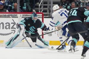 Shane Wright scores twice as Kraken extend win streak to 3 games with 5-2 win over Maple Leafs
