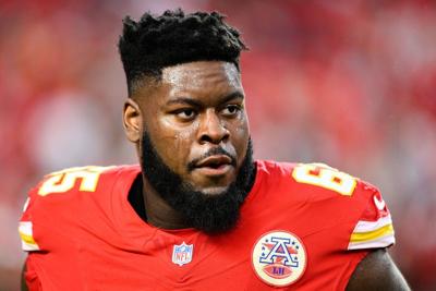 Chiefs beat franchise tag deadline, sign guard Trey Smith to a 4-year, $94M deal, AP source says