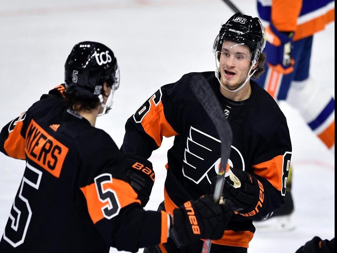 Hayes leads Flyers to win over Islanders