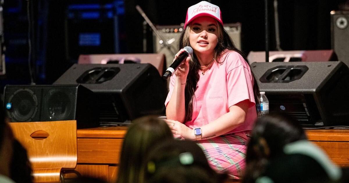 Former ‘American Idol’ contestant Lauren Spencer Smith proves there’s ...