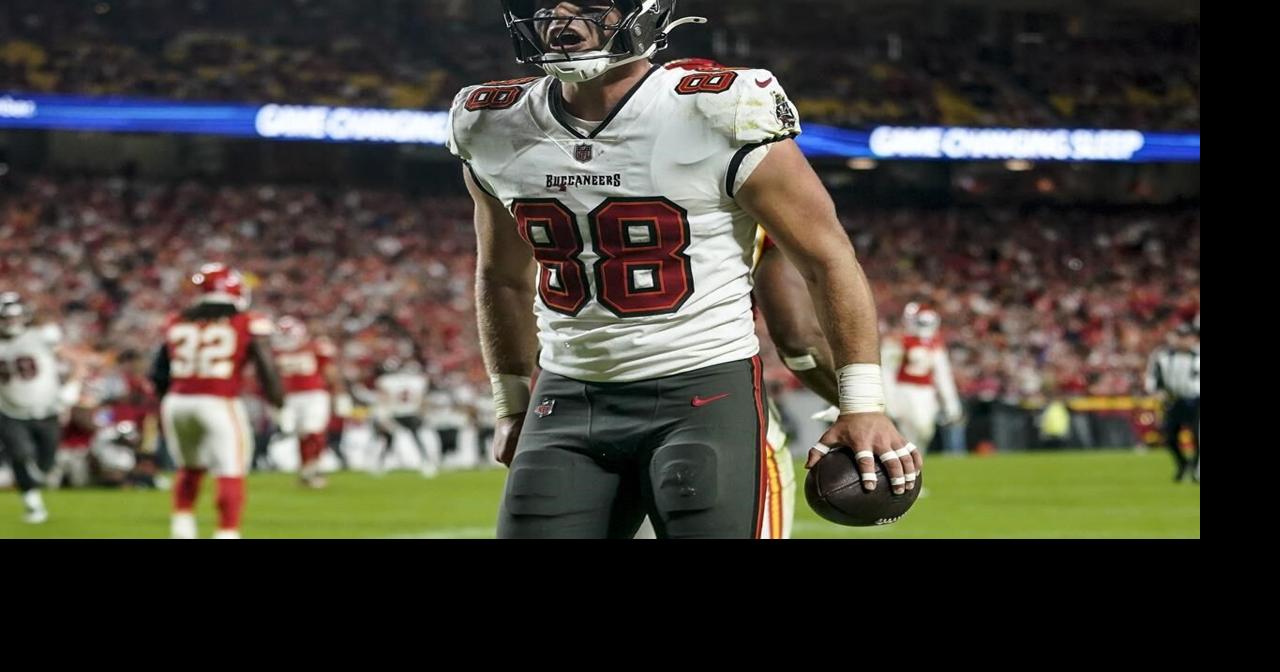 Bucs TE Cade Otton emerging as reliable target for Baker Mayfield in absence of injured receivers