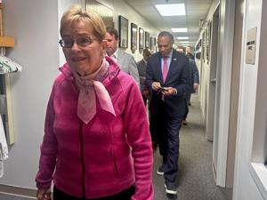 Jeffries likes Democrats' chances in race for the House as he campaigns in Ohio