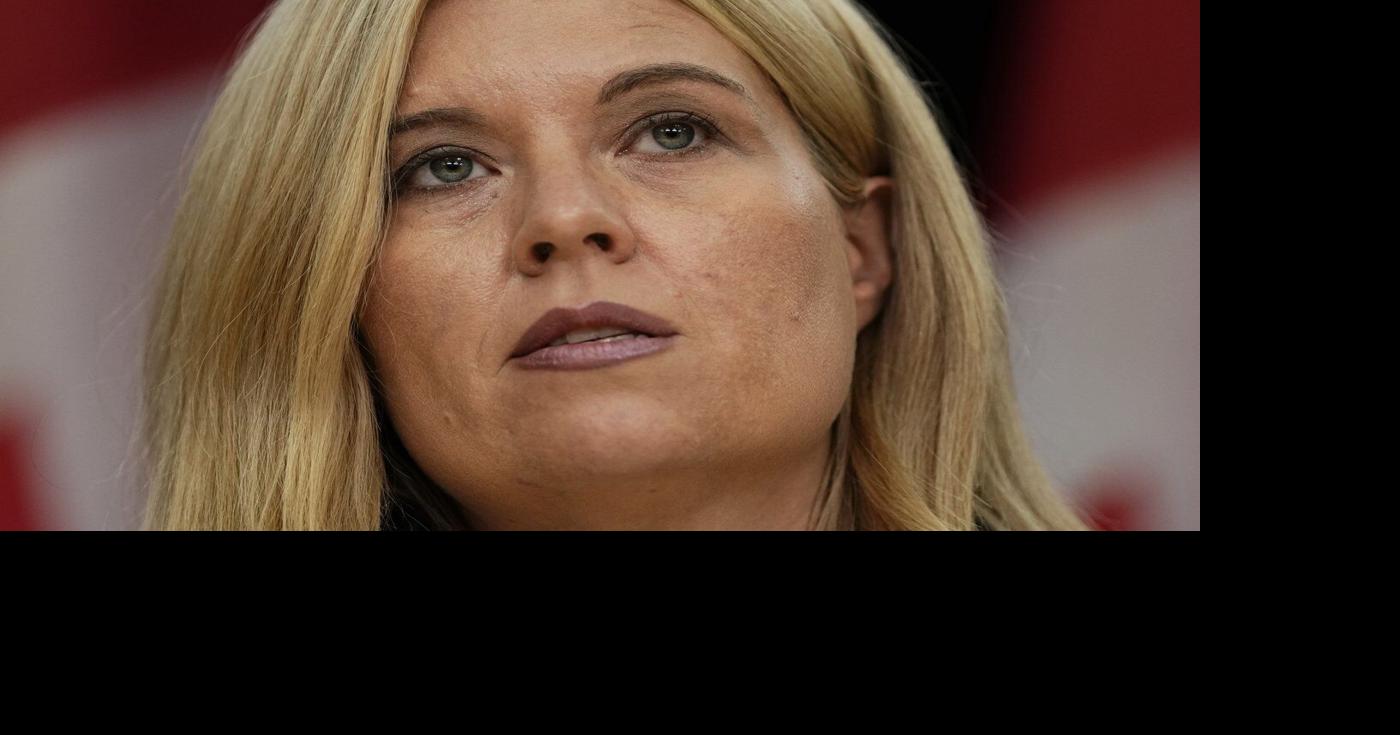 Conservatives call for cuts to permanent residency admissions in immigration plan