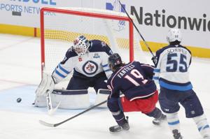 Hellebuyck, Jets left to deal with rapid fall from grace this season
