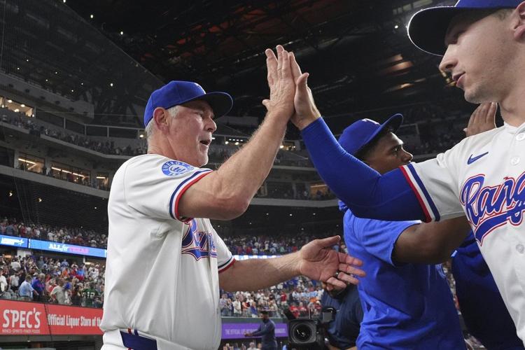 Bruce Bochy passes Sparky Anderson with 2,195th career win for 6th among all-time MLB managers