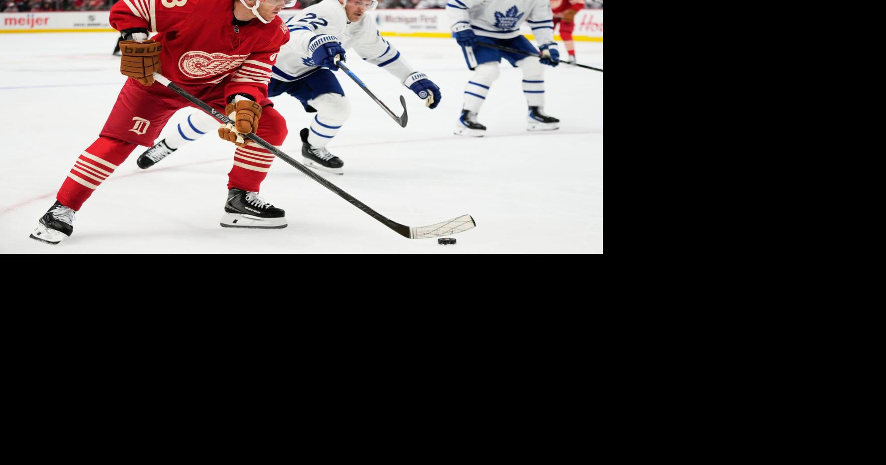 Maple Leafs can’t catch speedy Red Wings in first loss