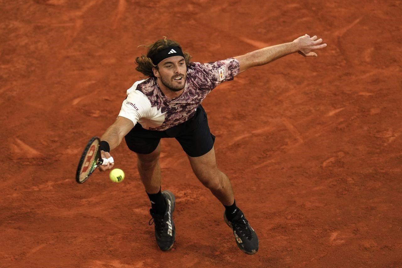 Struff Stuns Tsitsipas In Madrid; Swiatek To Face Sabalenka