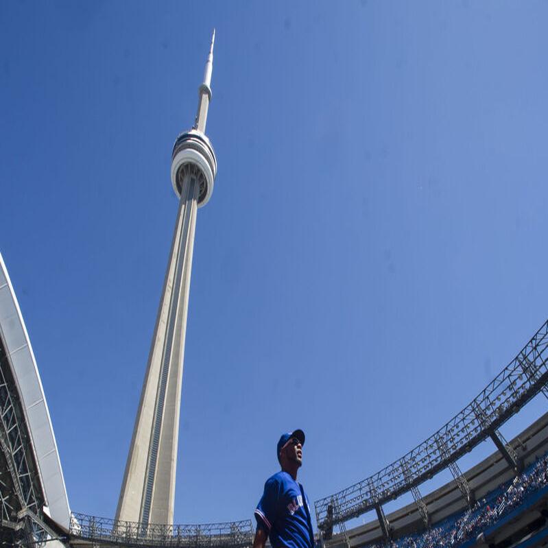 Blue Jays: Looking back at Edwin Encarnacion's historic May 2014 run