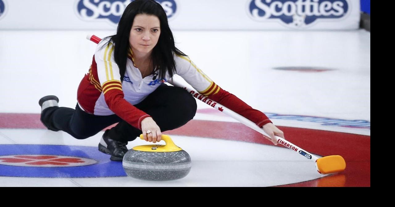 Kerri Einarson, Brad Gushue win opener at Canadian mixed doubles