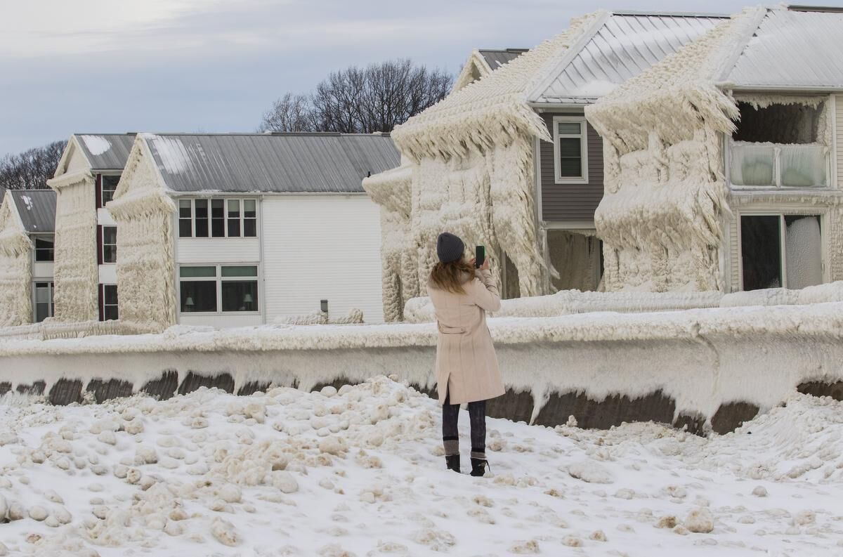 Frozen Lake Erie households fear flooding next