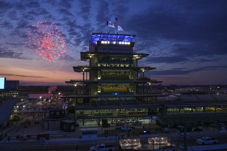 Indianapolis 500 kicks off with sold-out grandstands and thunderous chants