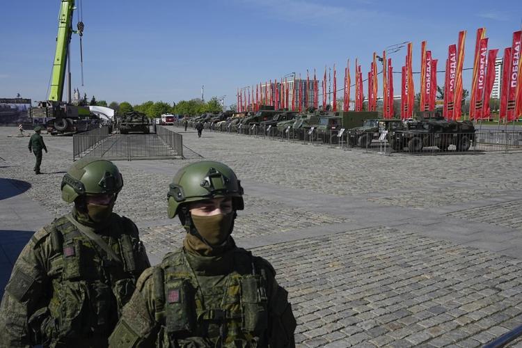 Kremlin parades Western equipment captured from Ukrainian army at ...