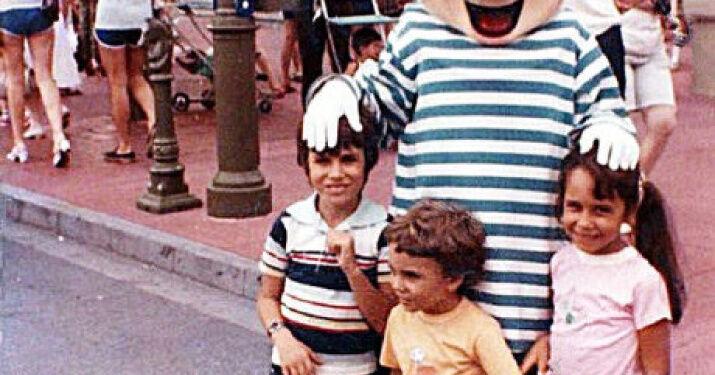 Disney World photo captures couple together 15 years before they met - Toronto Star