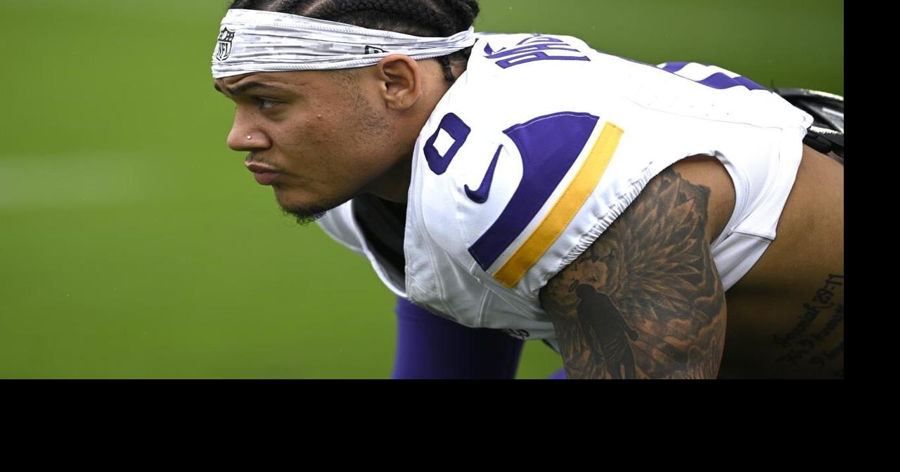 Vikings place LB Ivan Pace on injured reserve and sign LB Jamin Davis off Packers practice squad