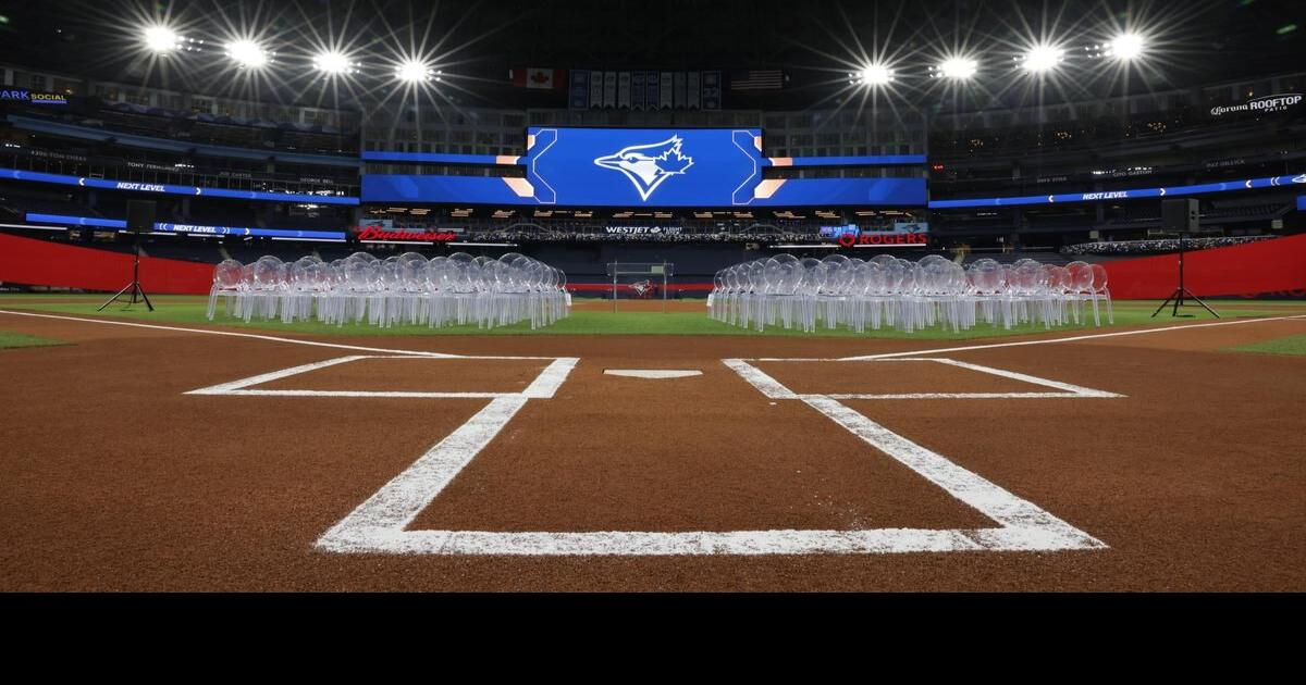 Toronto Blue Jays Will Head Home to Renovated Rogers Centre - The New York  Times