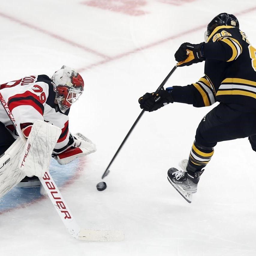 Bruins beat Devils 2-1, match NHL record with 62nd win – New York Daily News