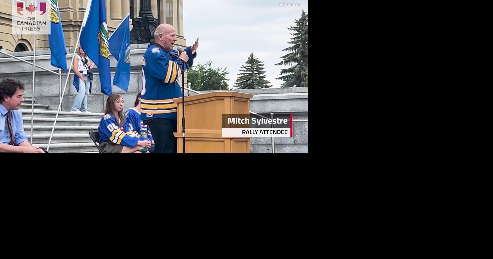 As referendum nears, Danielle Smith avoids separation talk in Alberta Day address