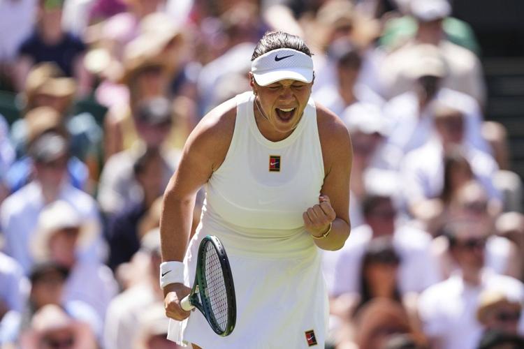 American Amanda Anisimova faces Poland's Iga Swiatek in the Wimbledon women's final