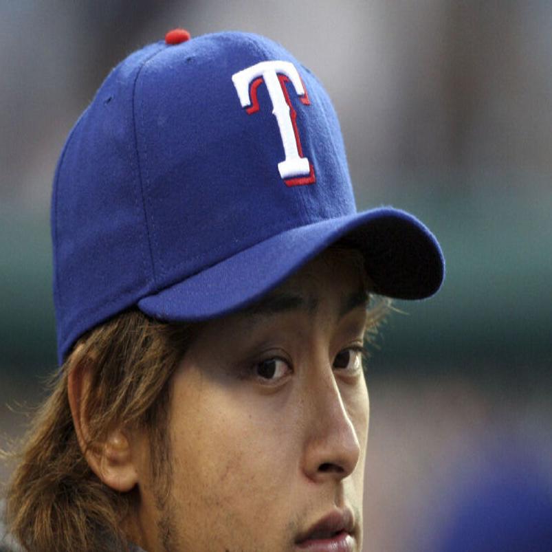 Yu Darvish goes above and beyond in making young fan's day
