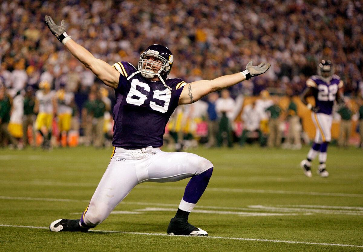 Jared Allen Signs Contract to Officially Retire with Minnesota