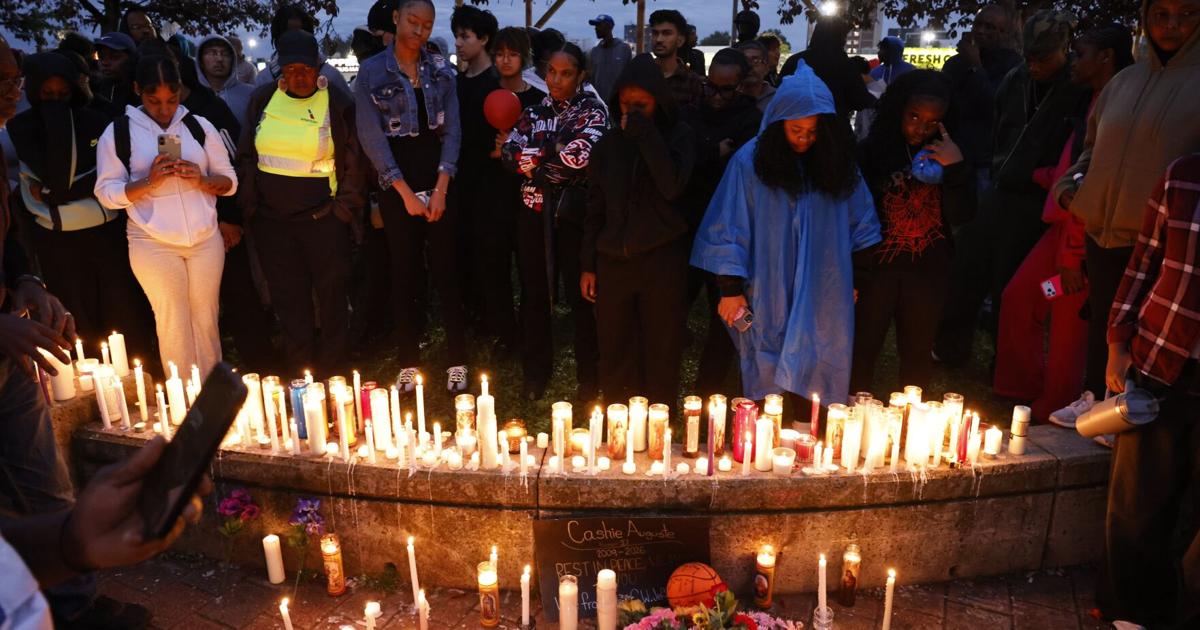 Teen charged with first-degree murder in daytime shooting of 17-year-old boy in North York - Toronto Star