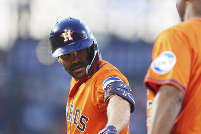 Altuve's go-ahead single helps Astros beat Rockies, moves him into 2nd on team career hits list