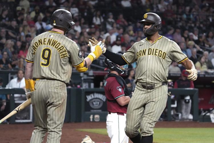 Jose Iglesias lines go-ahead single in 9th, Padres rally to beat Diamondbacks 3-2