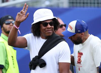 ENTER-MUS-JAYZ-YANKEE-STADIUM-SHOW-FILEPIC-GET.JPG