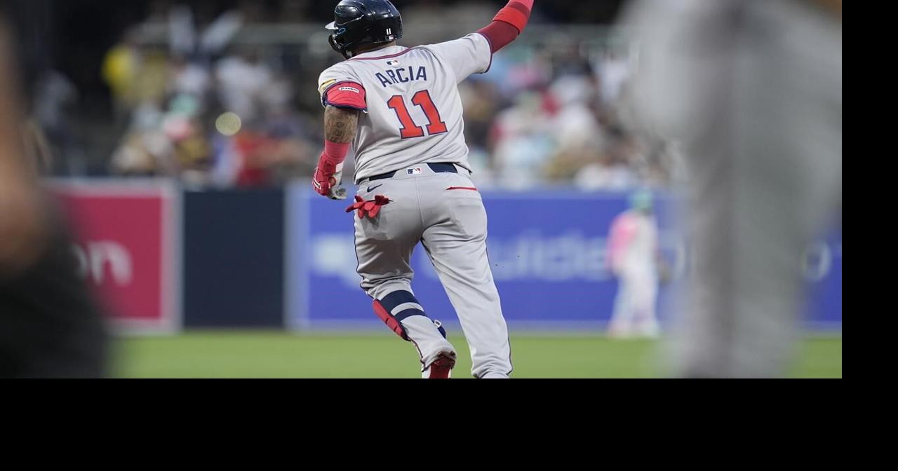 Ozuna warms up for the Home Run Derby with 2 blasts in the Braves' 6-1 win against the Padres