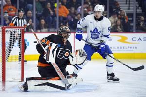 Flyers beat Maple Leafs 4-3 without healthy captain Sean Couturier