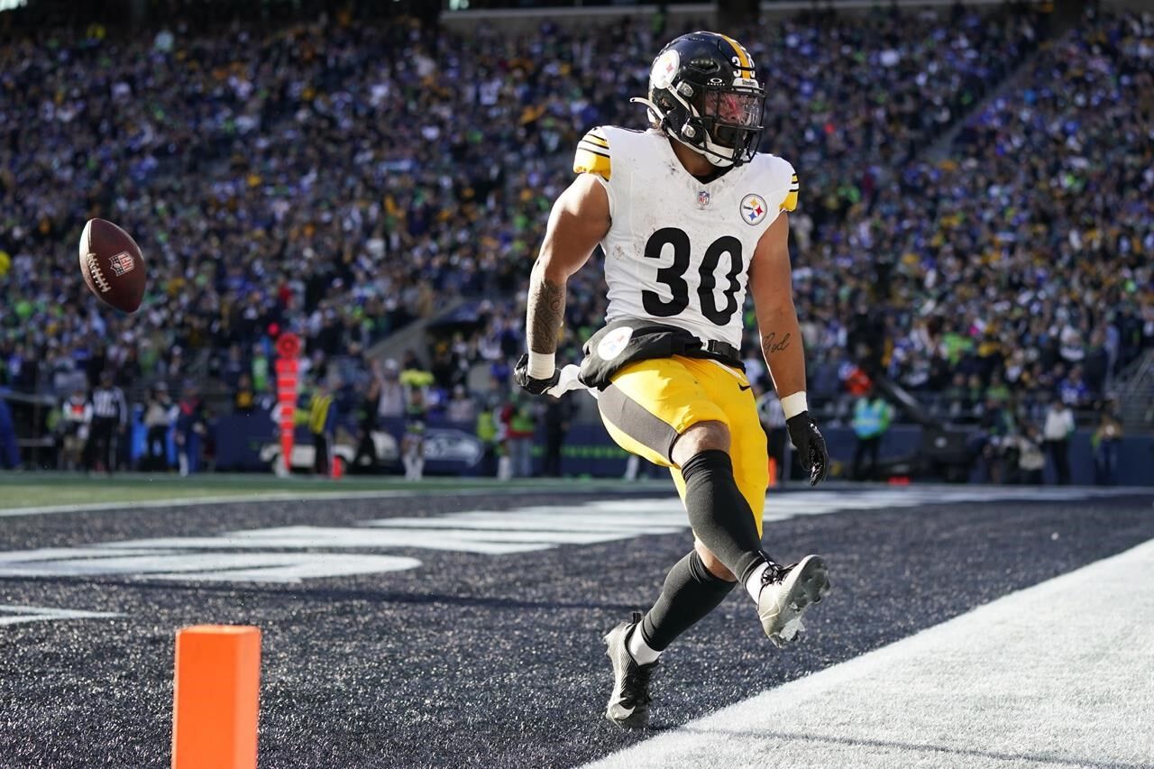 Steelers Keep Playoff Hopes Alive Into Week 18 With 30-23 Win Over Seahawks