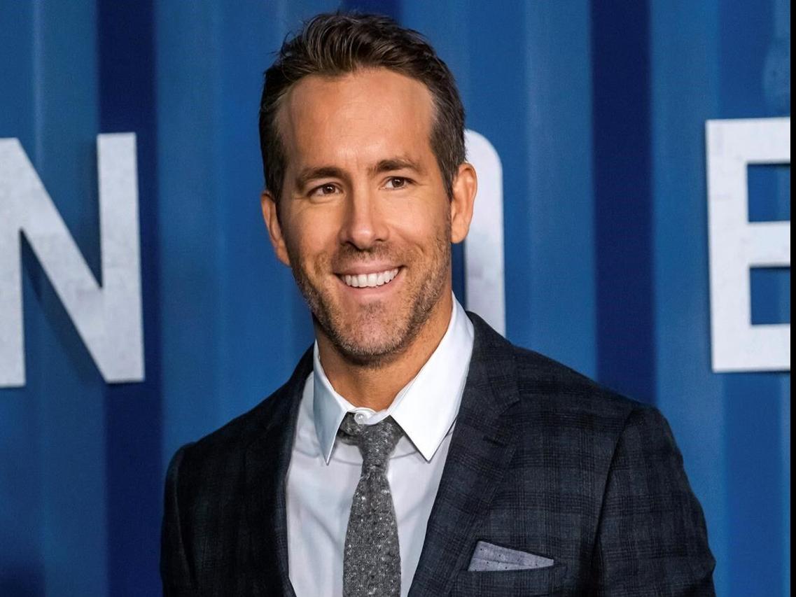 Ryan Reynolds Struggles with International Calls in 6 Underground Promo