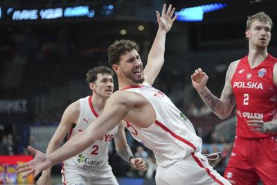 Sengun leads Turkey into EuroBasket semifinals as Greece takes on Lithuania