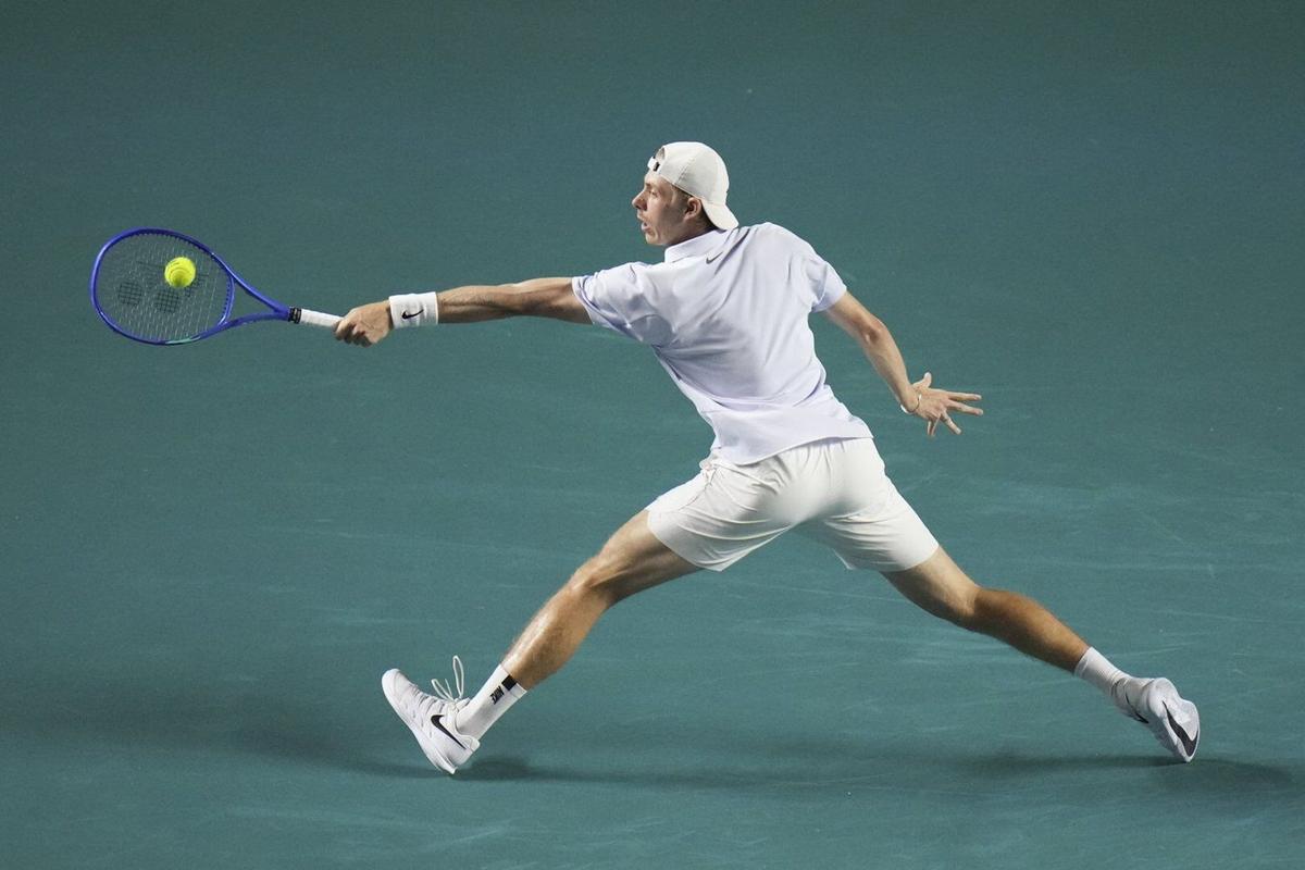 Canada's Shapovalov advances to Mifel Tennis Open quarters with straight sets win