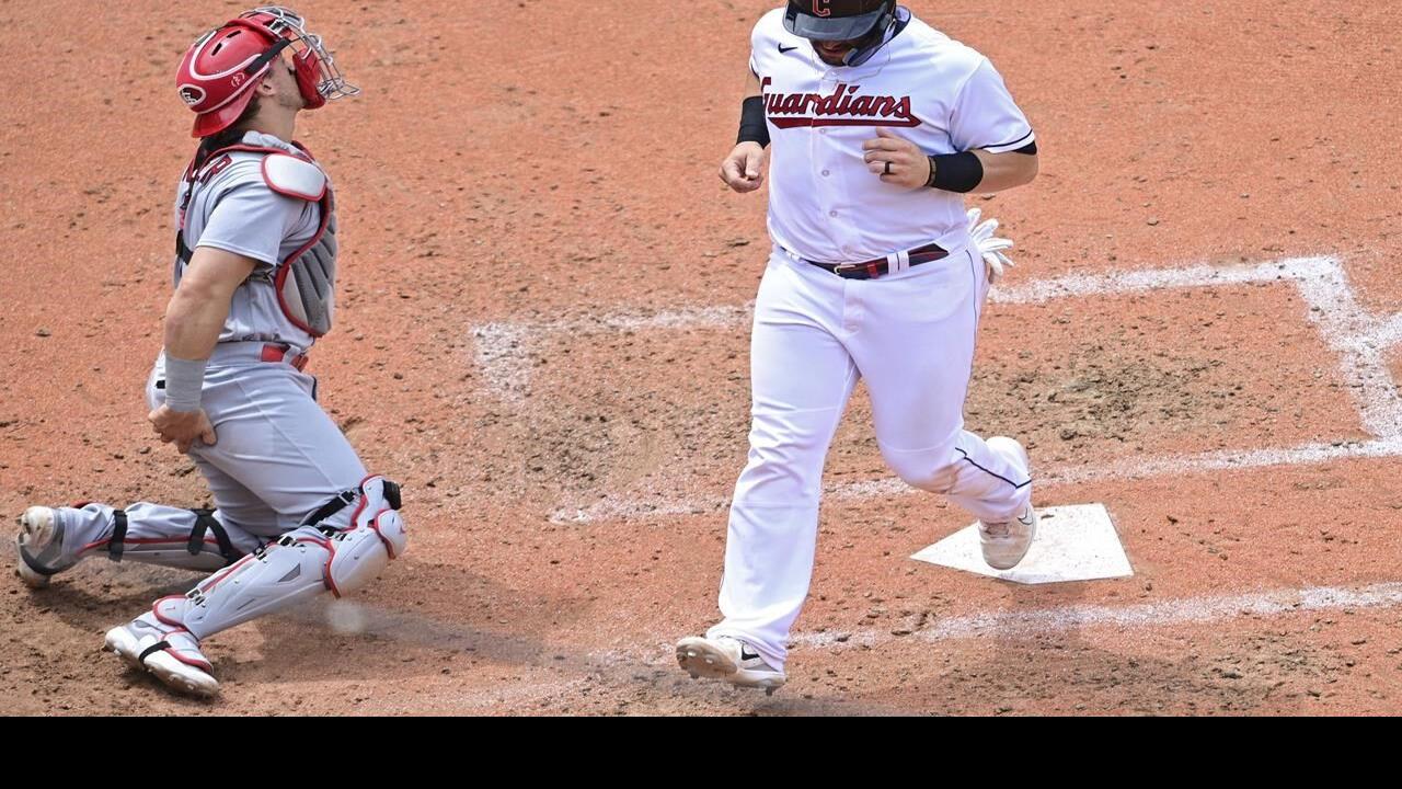 Ramírez's two-run double in ninth leads Guardians past Cards 4-3