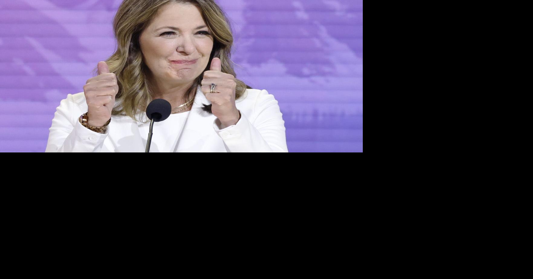 Danielle Smith must choose sides in separation battle