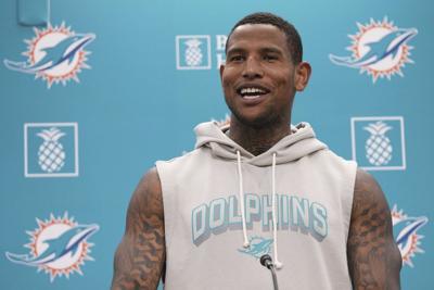 Dolphins place tight end Darren Waller, guard Liam Eichenberg on PUP list as training camp opens