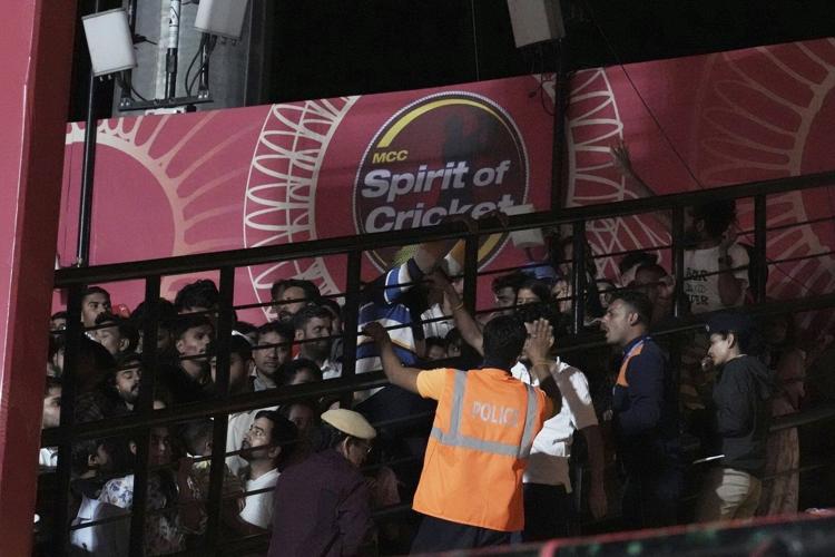 Punjab vs Delhi game in Indian Premier League abandoned after power outage
