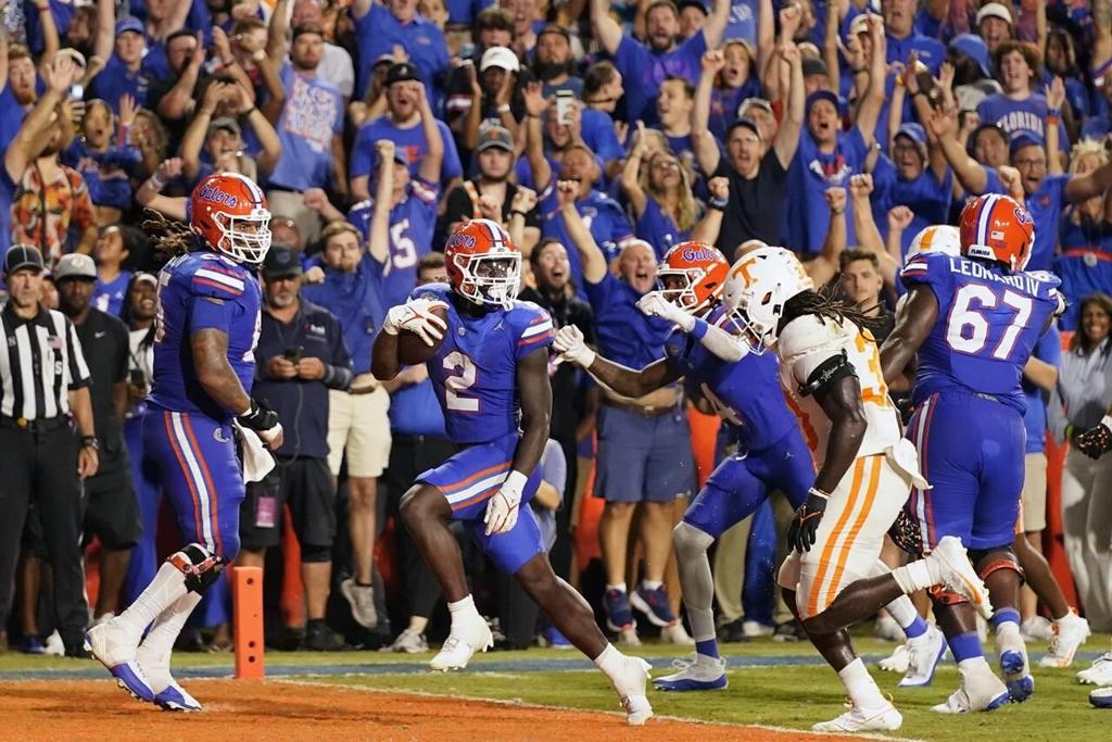 Florida upsets No. 11 Tennessee 29-16 for the Gators' 10th straight victory  at home in the series