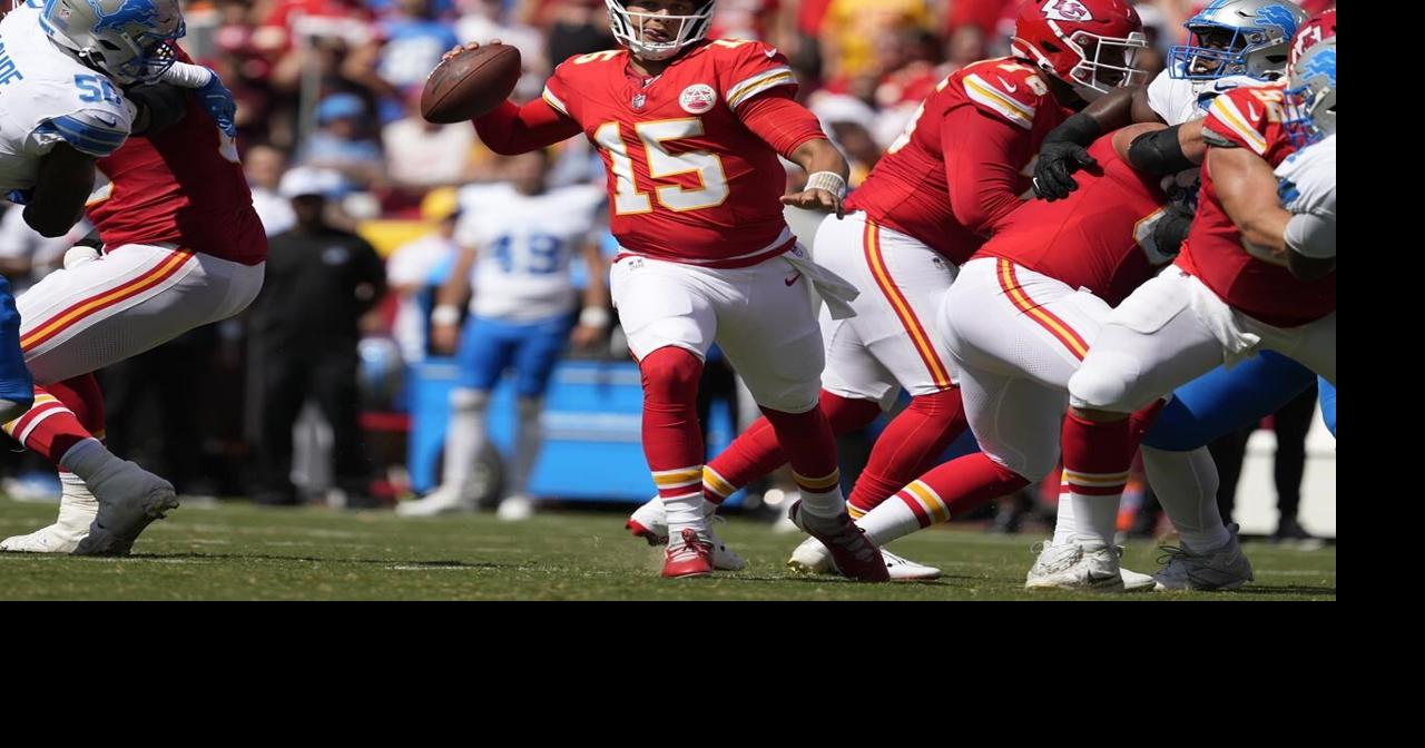 More Mahomes magic: Chiefs QB completes behind-the-back pass in 24-23 ...