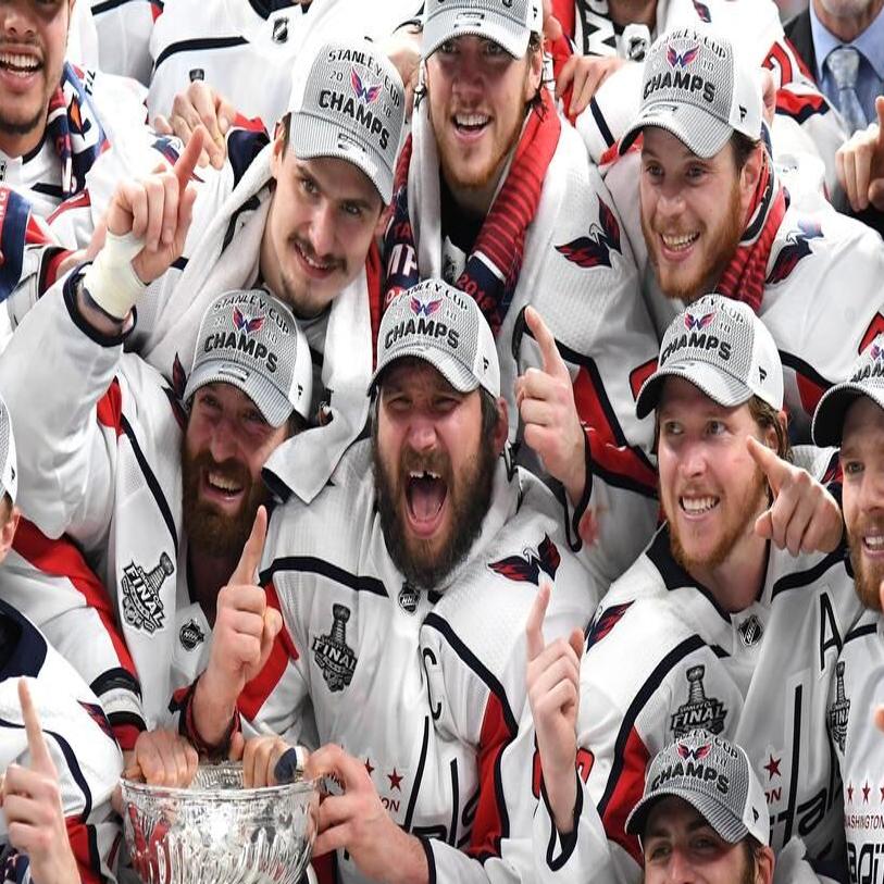 5 Stanley Cup lifts that rival Ovechkin's as the greatest in NHL history -  Article - Bardown