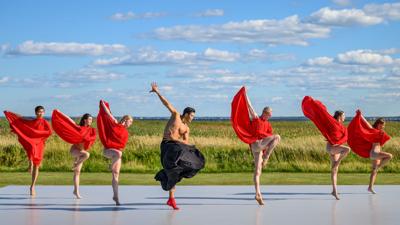 Ballet by the Ocean Dancers CREDIT Ben Champoux.JPG