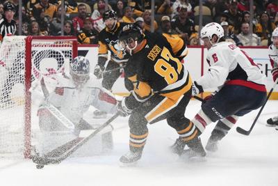 Crosby and MacKinnon back together for Canada at the ice hockey worlds after 10 years