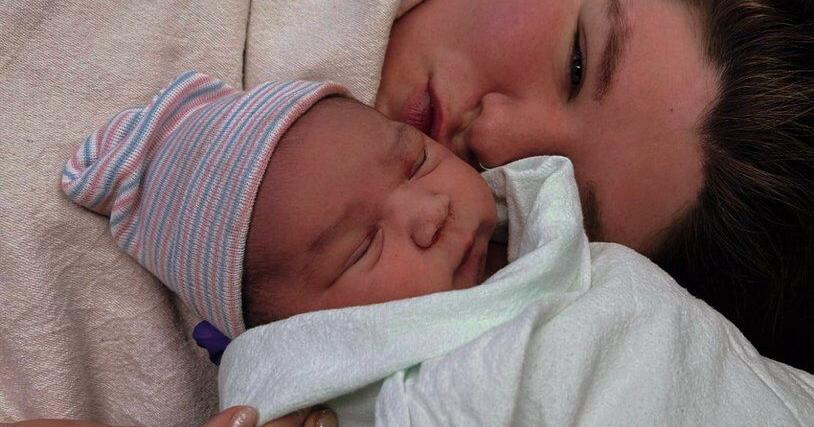 ‘Best gift’: Quebec hospitals and parents welcome first babies born in 2026