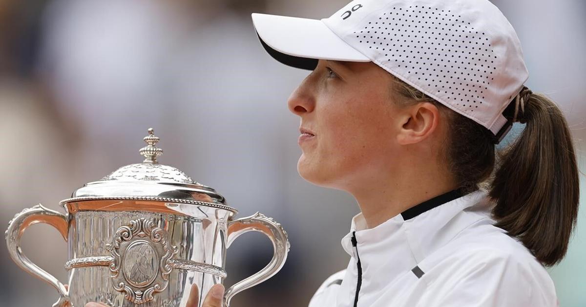 Novak Djokovic returns to ATP No. 1 with his 23rd Slam title; Iga ...