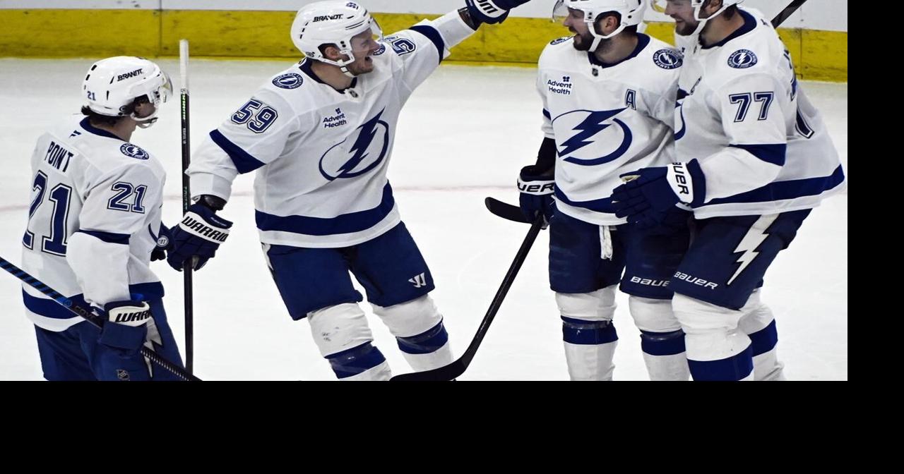 Kucherov scores in OT to give Lightning 4-3 win over Blackhawks